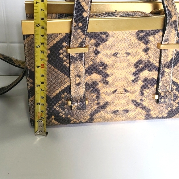 Vittoria Napoli snake print crossbody bag - Picture 11 of 16